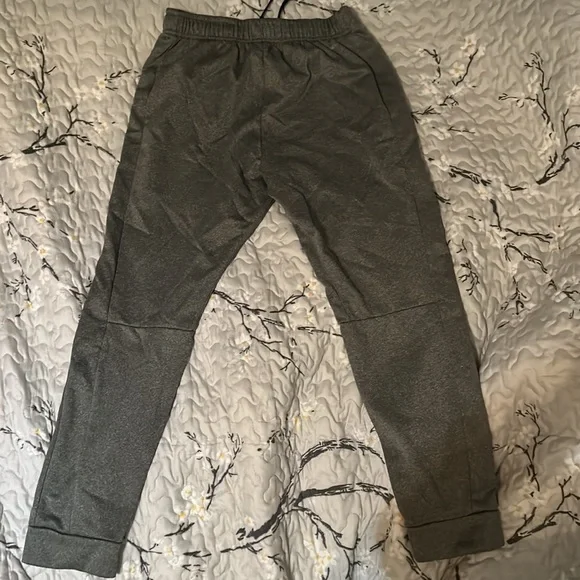 Gray Nike Therma-fit joggers - Picture 2 of 3